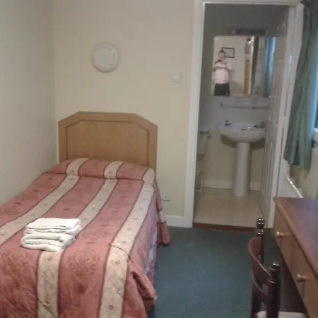 Sal'S Guesthouse Guest house 2*